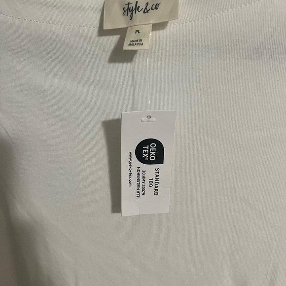 Classic White Women's Top - Picture 2 of 2